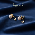 Golden S-Curve Pearl | Earrings