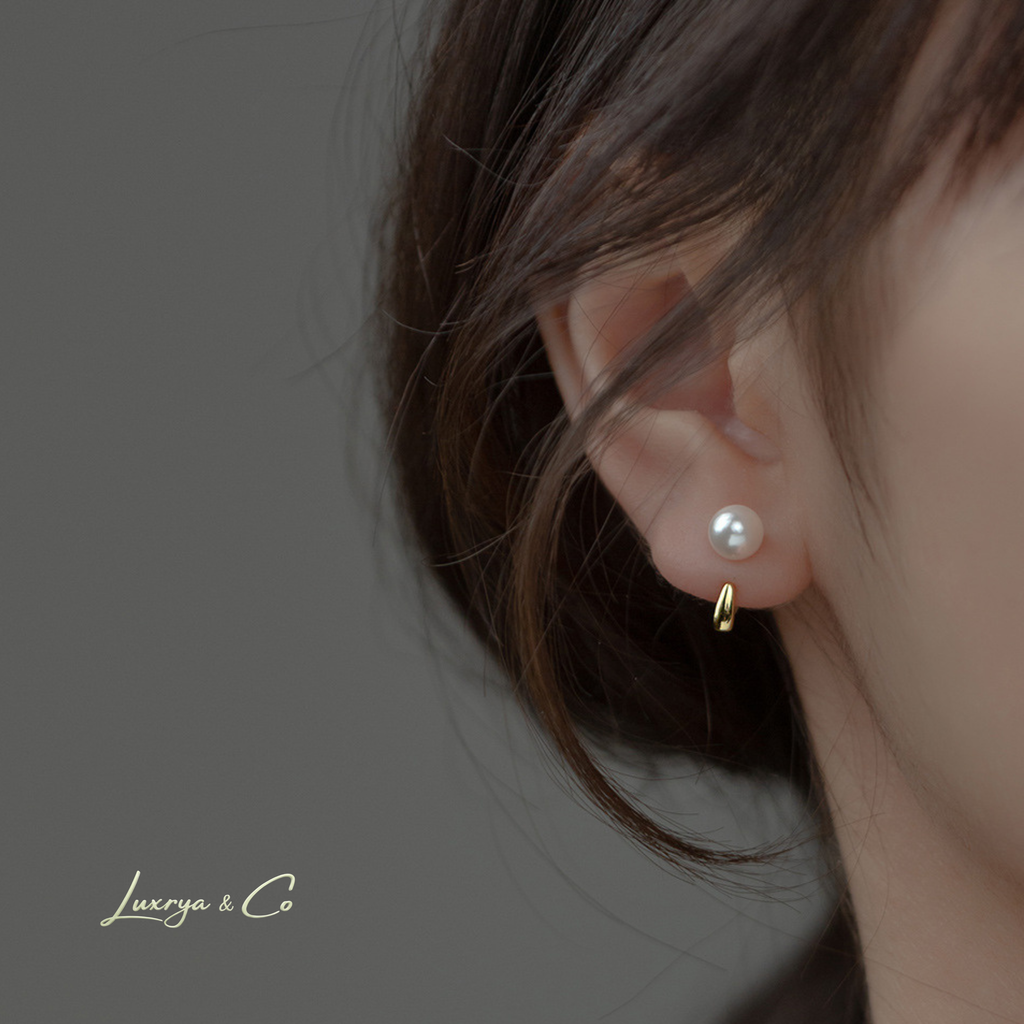 Golden S-Curve Pearl | Earrings